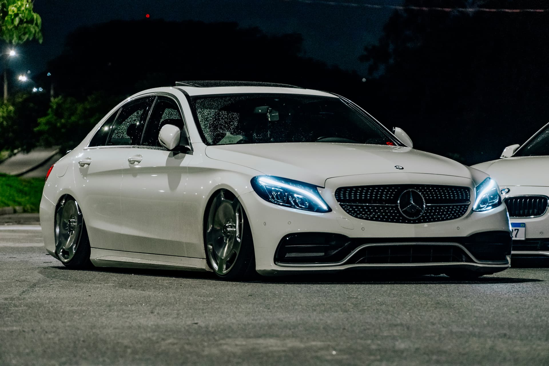 VIP Mercedes S Class 2026 - Book 1-3 passenger taxi from CABS WALTON Walton On Thames VIP Mercedes S Class 2026 taxi vehicle - CABS WALTON Walton On Thames airport transfer fleet - 1-3 passengers 3 Large Bags