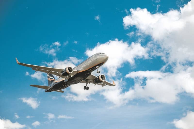 Book taxi from Walton On Thames to Gatwick Airport - Fixed fare, ~55 min Gatwick Airport (LGW) taxi transfer from Walton On Thames by CABS WALTON - 35 miles, ~55 min journey