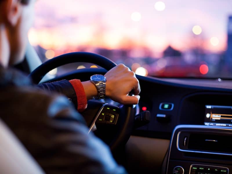 Corporate Travel - Walton On Thames taxi service by CABS WALTON Corporate Travel service by CABS WALTON - professional Walton On Thames taxi corporate travel transportation